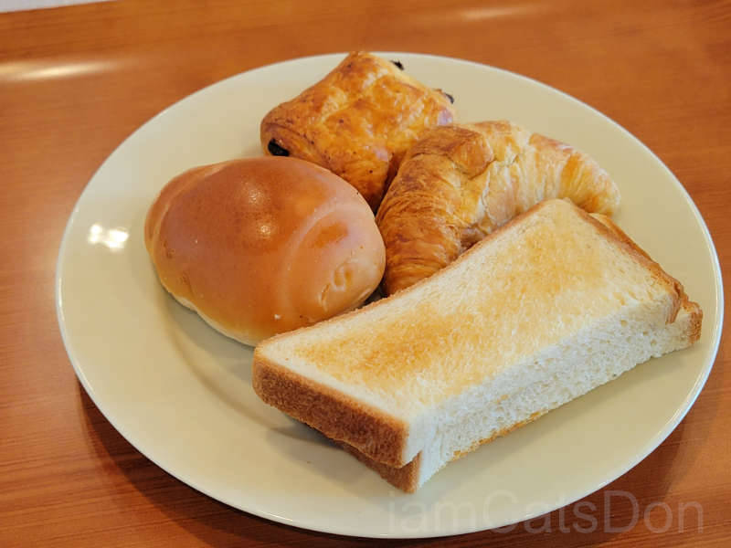 リバーサイドホテルのバイキング朝食 パン